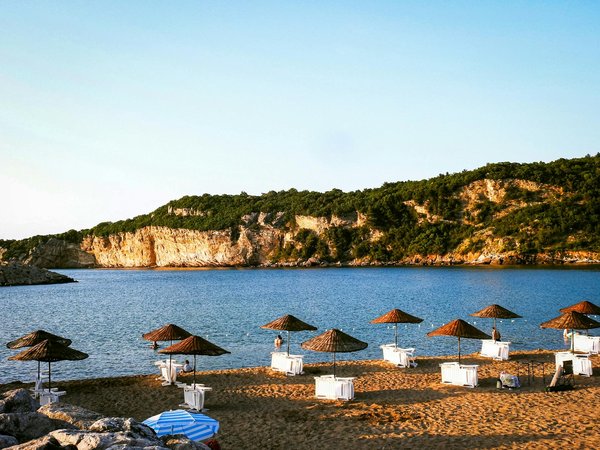 Top hydration hacks for seniors: effective ways to stay hydrated during outdoor activities